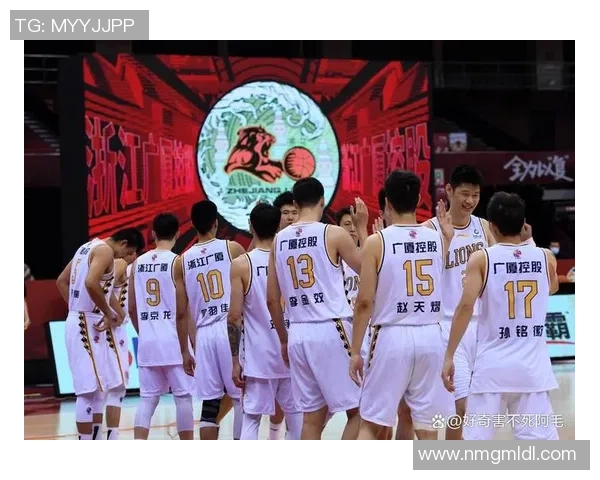 CBA季后赛辽宁队与福建队第三场激战回顾与精彩瞬间分析