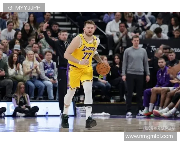 东契奇38+6+7打爆鱼腩!湖人强势反弹,悍将7抢断成联盟榜首